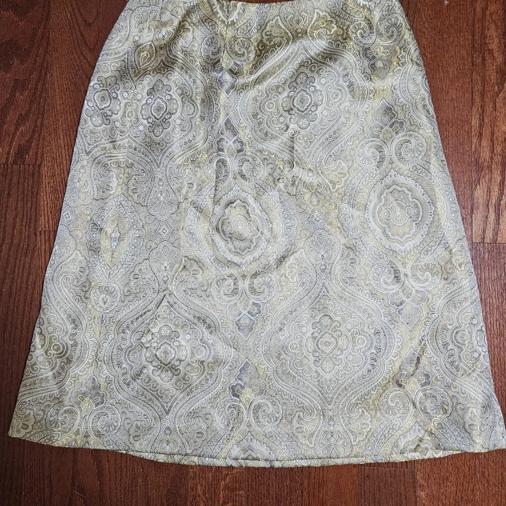 Talbots Gray and White A-Line Knee-Length Skirt